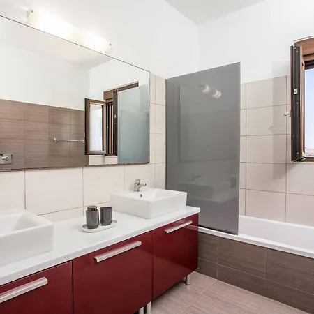 Aggelina Pefkos 别墅