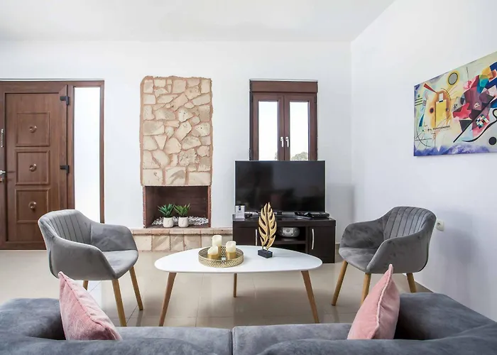 Aggelina Pefkos Villa *