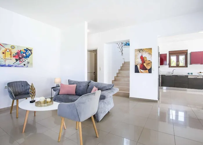 Aggelina Pefkos Villa