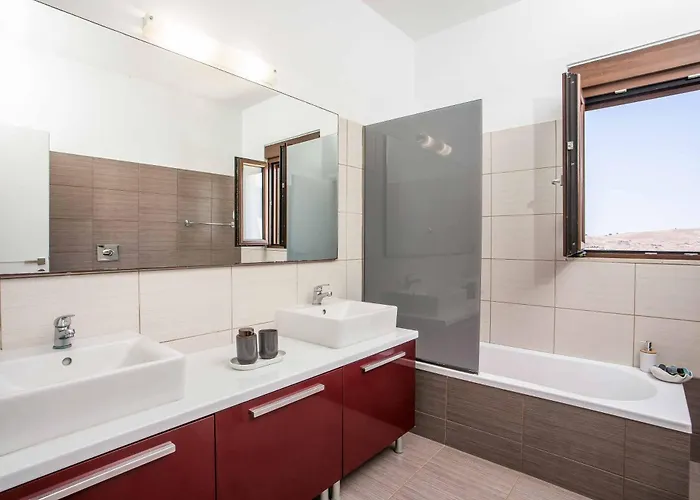 Aggelina Pefkos Villa